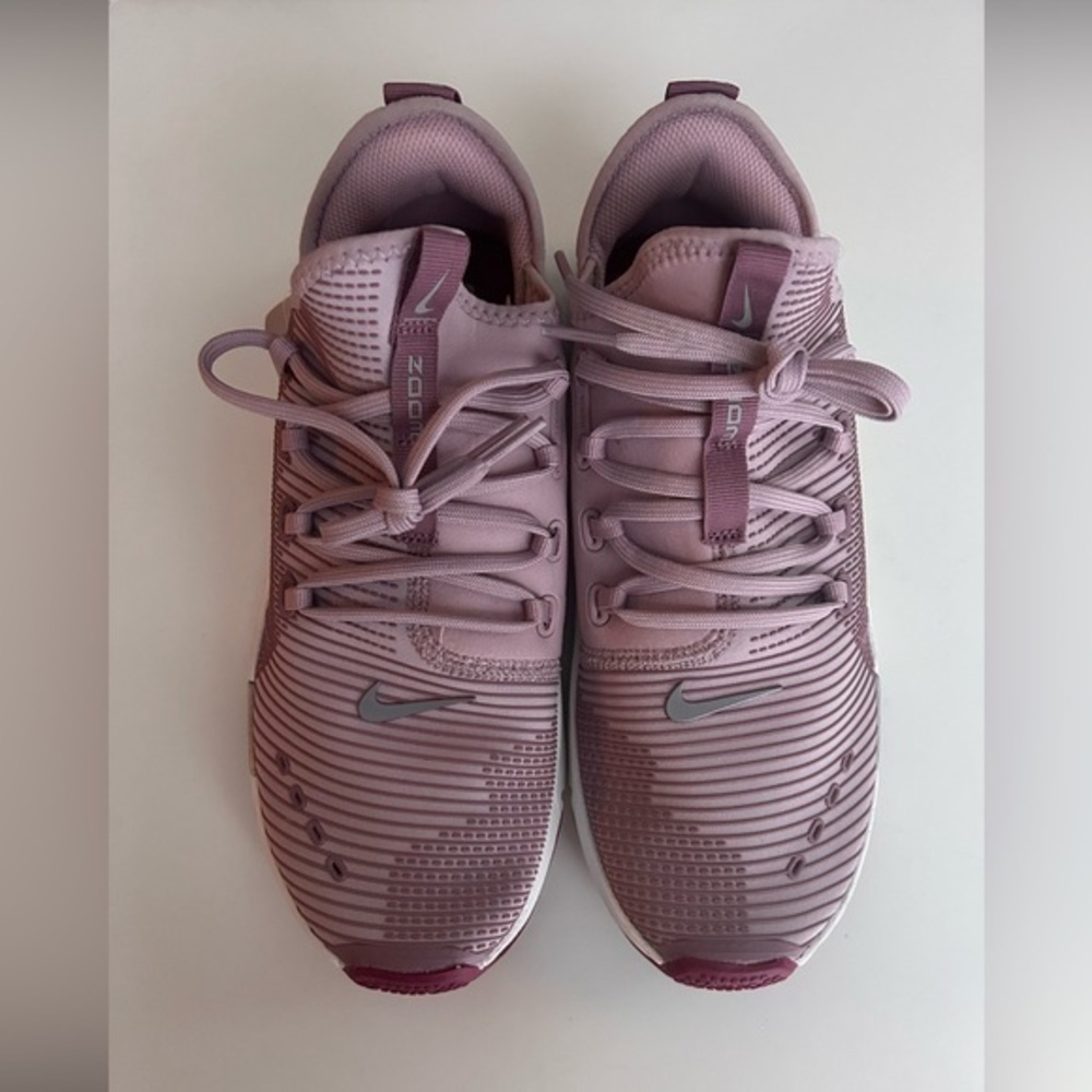 NWT NIKE ZOOM Women Training Shoes, Pink, Size 8
